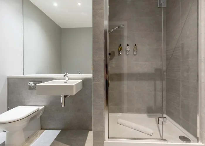 Destiny Scotland At Canning Street Lane * 에든버러