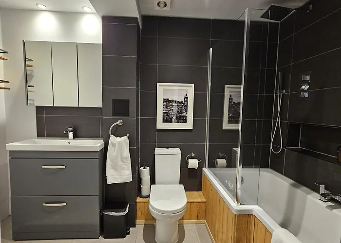 Rooftop Retreat * إدنبرة