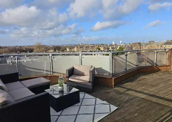 Rooftop Retreat * إدنبرة