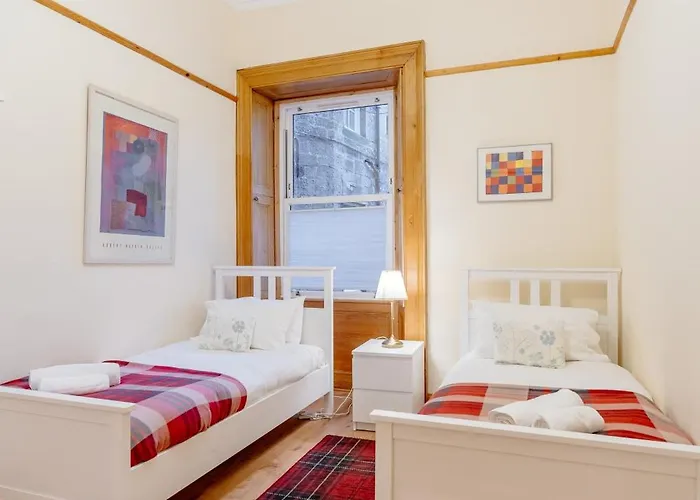 Beautiful Spacious Ground Floor Newington Flat