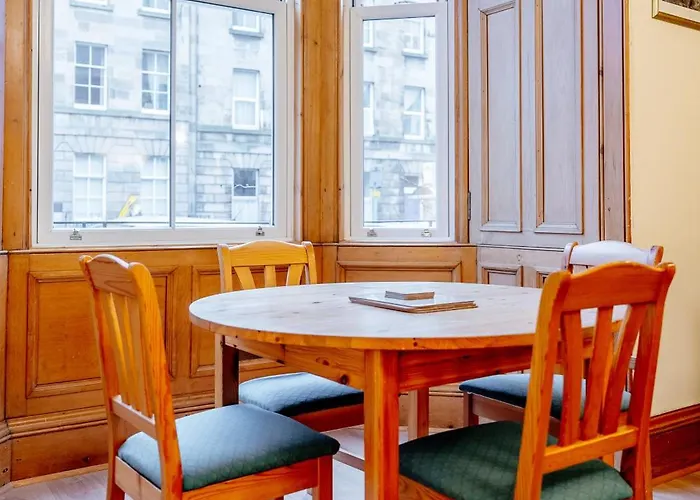 Beautiful Spacious Ground Floor Newington Flat Lejlighed *