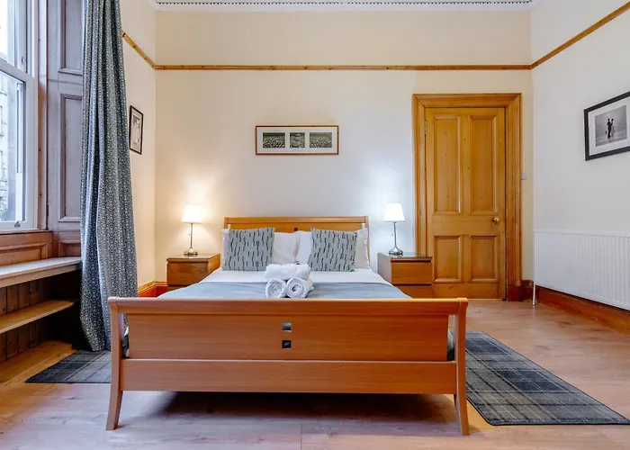 Beautiful Spacious Ground Floor Newington Flat * Edinburgh
