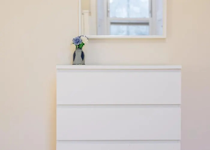 Delightful Ground Floor Newington Flat *