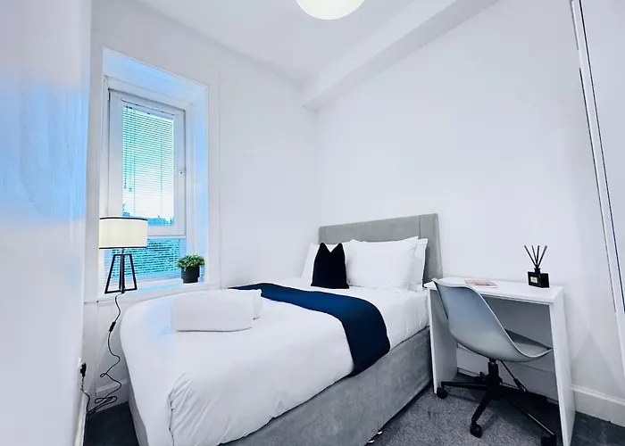 Elegant Centre