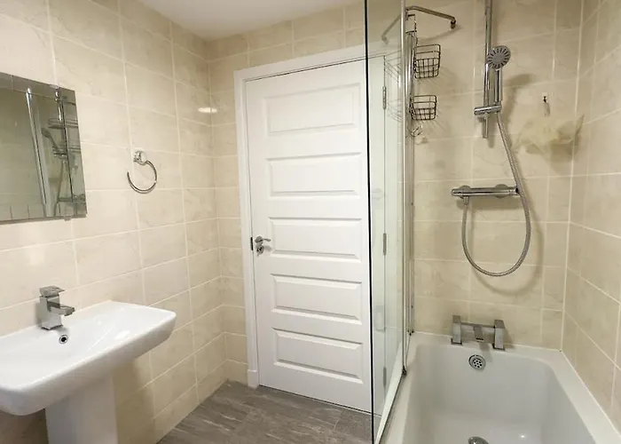 Modern Main Door Flat Center Апартаменты Эдинбург