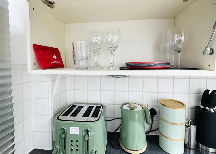 Cozy Flat Near Castle And With Free Private Parking Διαμέρισμα *