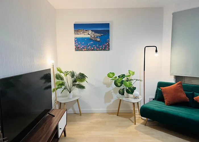 Immaculate Central Flat Near Edinburgh Castle With Free Private Parking