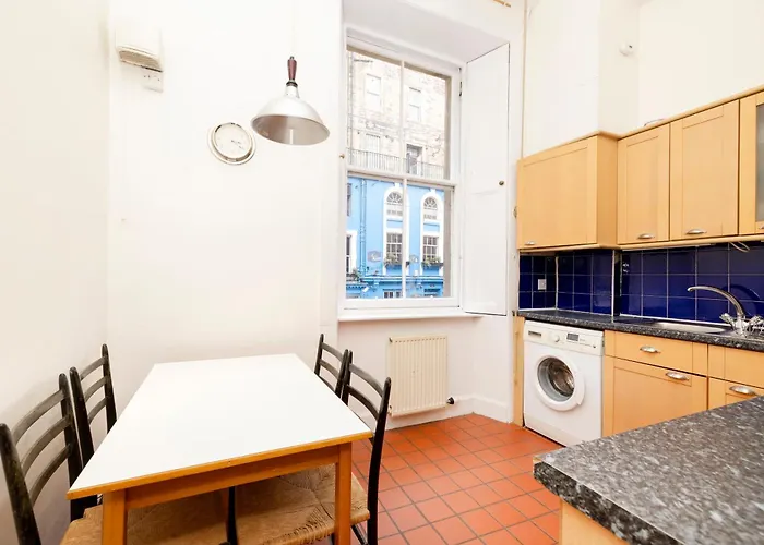 Joivy Charming Flat Near St Giles Edinburgh