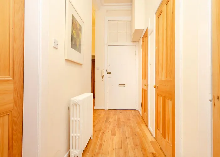 Joivy Charming Flat Near St Giles Edinburgh