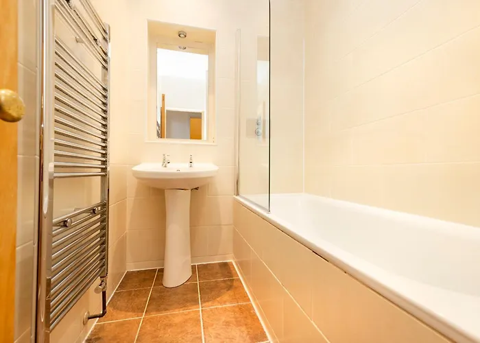 Joivy Charming Flat Near St Giles * Edinburgh