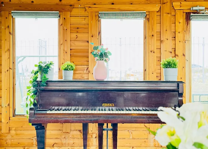 Floor With Castle Views דירה