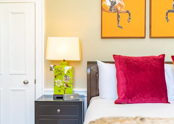 Dragon Luxury At 8 Albyn Place *