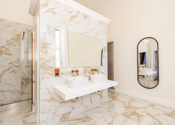 Dragon Luxury At 8 Albyn Place Edynburg