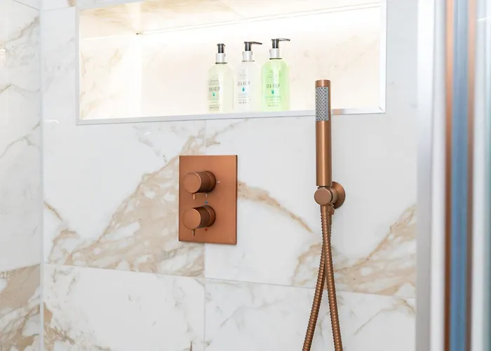 Dragon Luxury At 8 Albyn Place