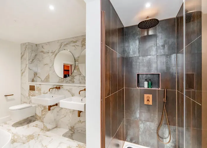 Dragon Luxury At 8 Albyn Place *