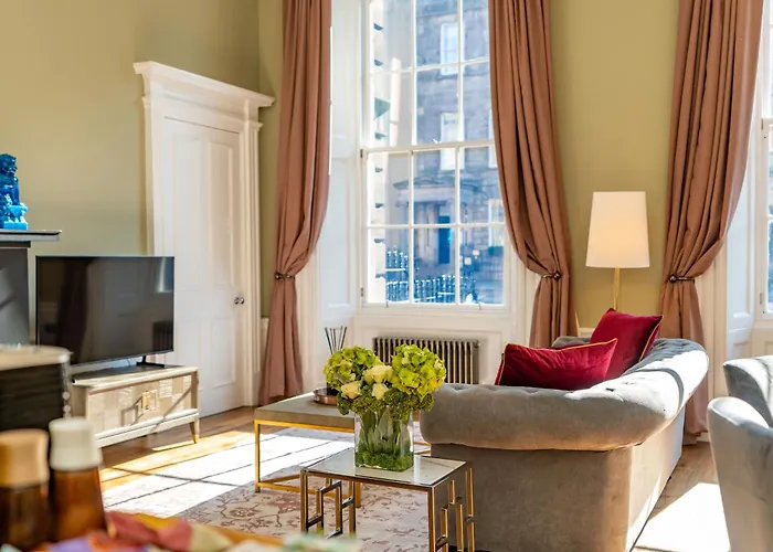 Dragon Luxury At 8 Albyn Place *