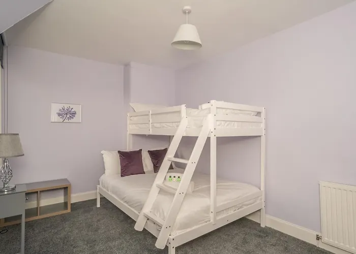 Charming Family House In Rosewell - Pass The Keys Holiday home *