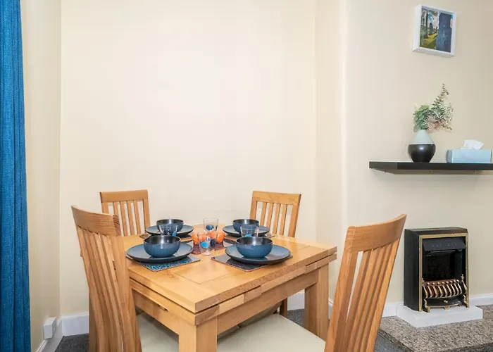 Charming Family House In Rosewell - Pass The Keys *