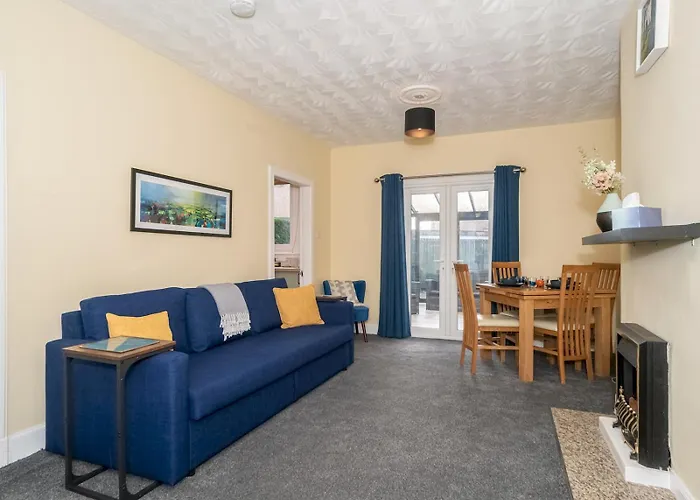 Charming Family House In Rosewell - Pass The Keys Holiday home Edinburgh
