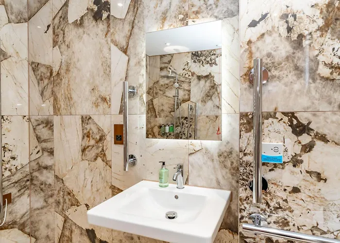 Dragon Luxury At 9 Albyn Place Апартаменты