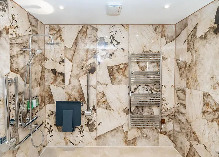 Dragon Luxury At 9 Albyn Place * Эдинбург