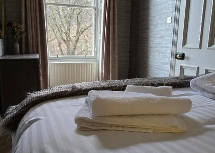 Apartment 2 Bedroom Sofa Bed In Livingroom Castle View 1st Floor Sleeps 6 *