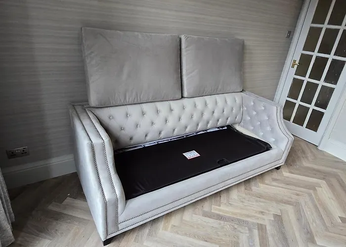 2 Bedroom Sofa Bed In Livingroom Castle View 1st Floor Sleeps 6 *