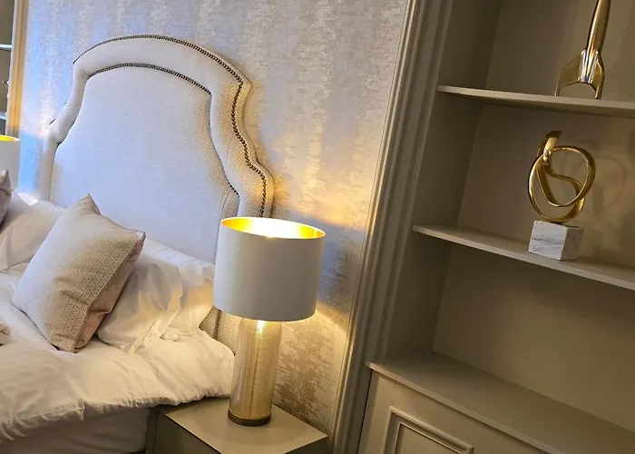 2 Bedroom Sofa Bed In Livingroom Castle View 1st Floor Sleeps 6