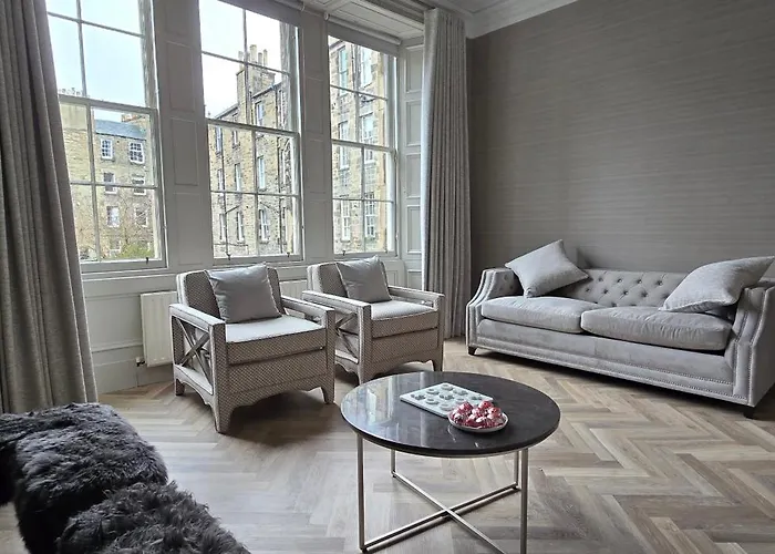 2 Bedroom Sofa Bed In Livingroom Castle View 1st Floor Sleeps 6 Apartment
