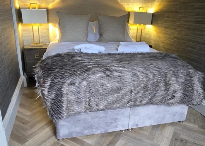 2 Bedroom Sofa Bed In Livingroom Castle View 1st Floor Sleeps 6