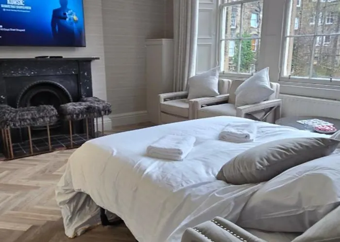 2 Bedroom Sofa Bed In Livingroom Castle View 1st Floor Sleeps 6