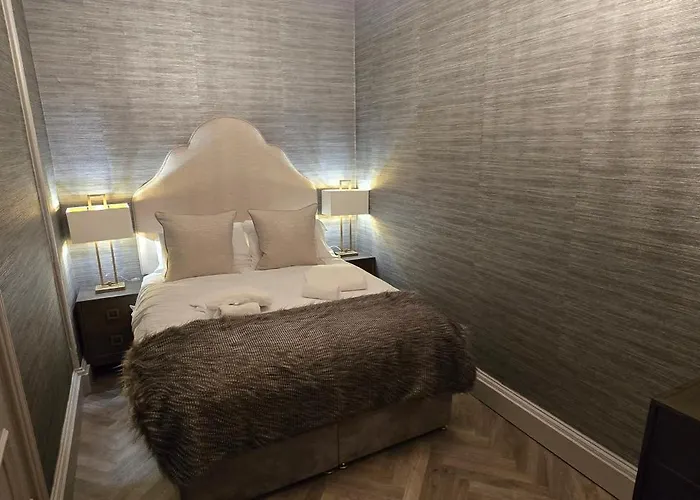 2 Bedroom Sofa Bed In Livingroom Castle View 1st Floor Sleeps 6