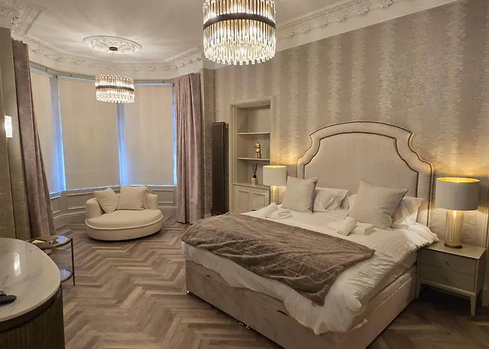 2 Bedroom Sofa Bed In Livingroom Castle View 1st Floor Sleeps 6 Apartment