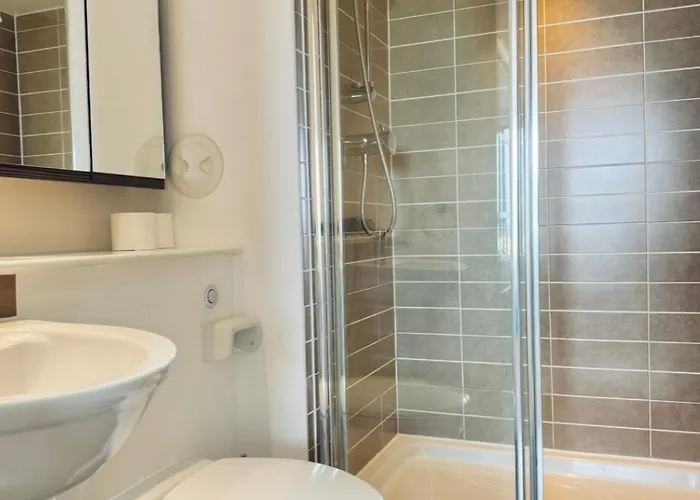 Διαμέρισμα Modern Two Bedroom *