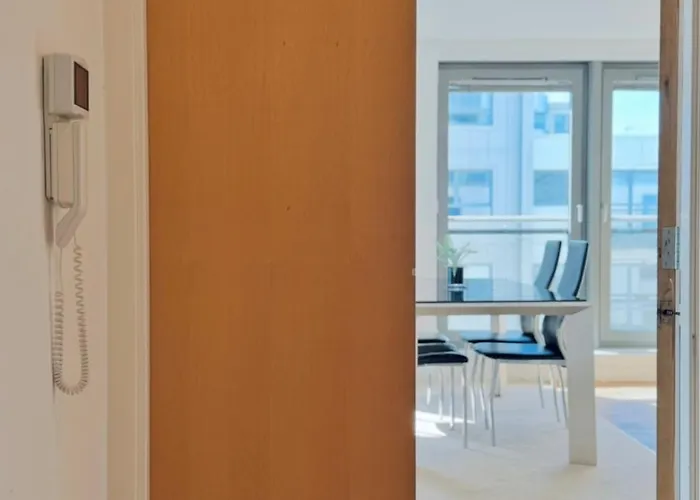 Modern Two Bedroom Edynburg