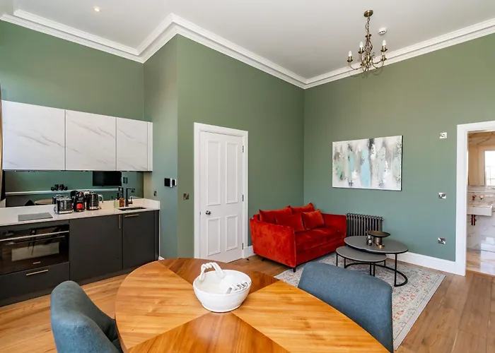 Dragon Luxury At 9 Albyn Place * Edinburgh