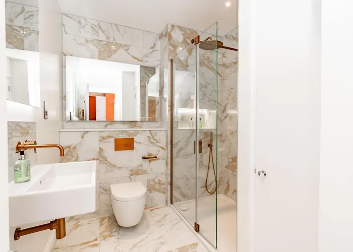 Dragon Luxury At 9 Albyn Place *