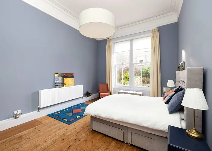 Joivy Spacious 2-bedroom Ground Floor Flat Apartament Edynburg