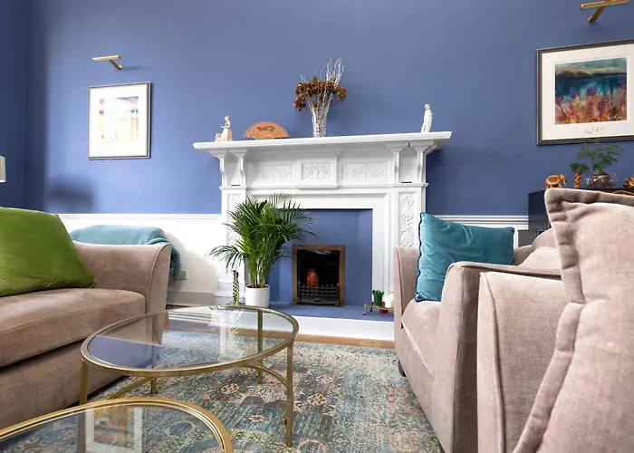 Joivy Spacious 2-bedroom Ground Floor Flat * Edynburg