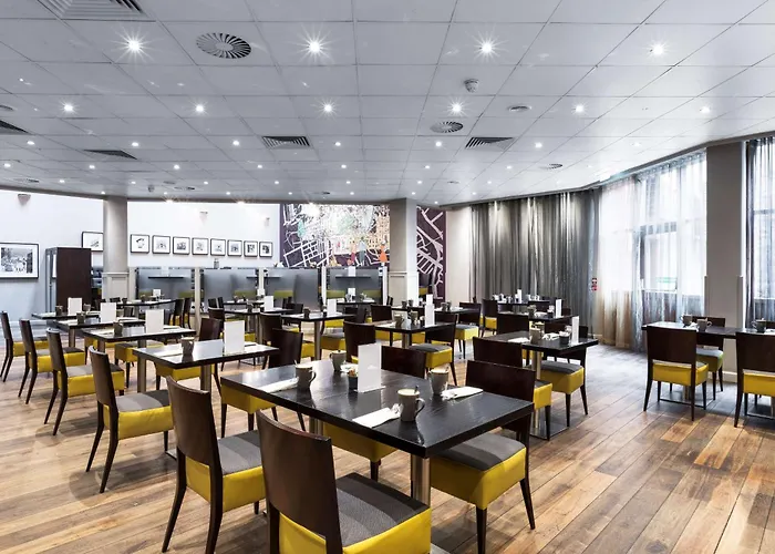 Radisson Blu Hotel, Centre 4*