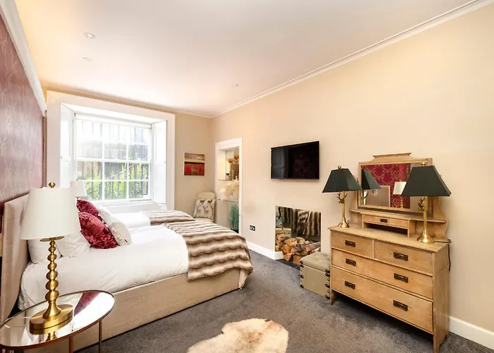 Joivy Ultra Luxe Near Princes Street 아파트 *