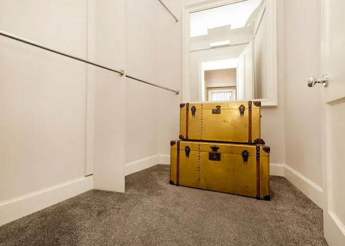 Joivy Ultra Luxe Near Princes Street