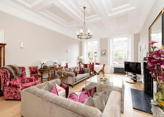 דירה Joivy Ultra Luxe Near Princes Street אדינבורו