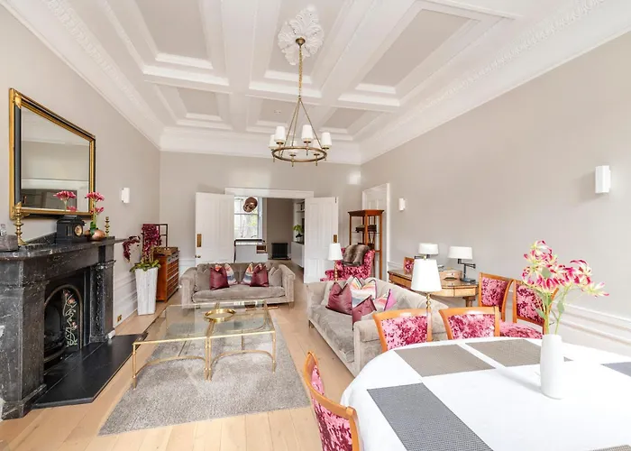 Joivy Ultra Luxe Near Princes Street * 에든버러