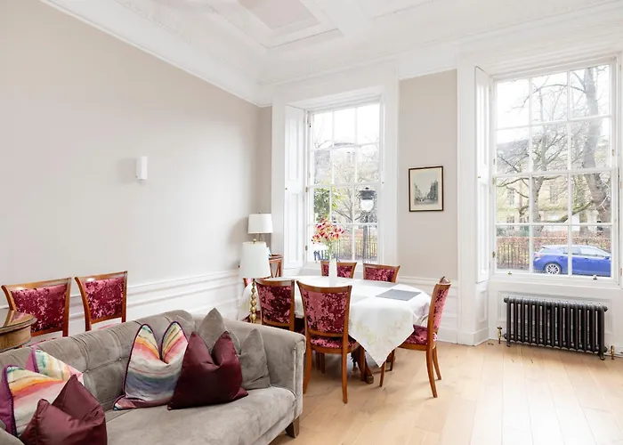 Joivy Ultra Luxe Near Princes Street 아파트