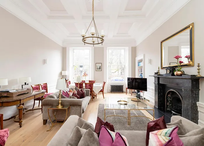 דירה Joivy Ultra Luxe Near Princes Street אדינבורו