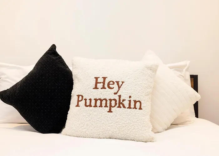 Apartment Joivy 3br Flat In Haymarket With Free Parking Edinburgh