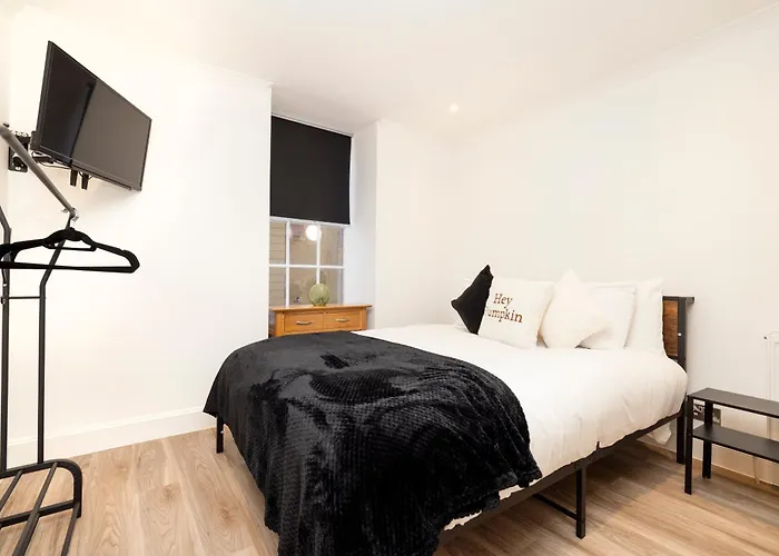 Joivy 3br Flat In Haymarket With Free Parking Апартаменты Эдинбург