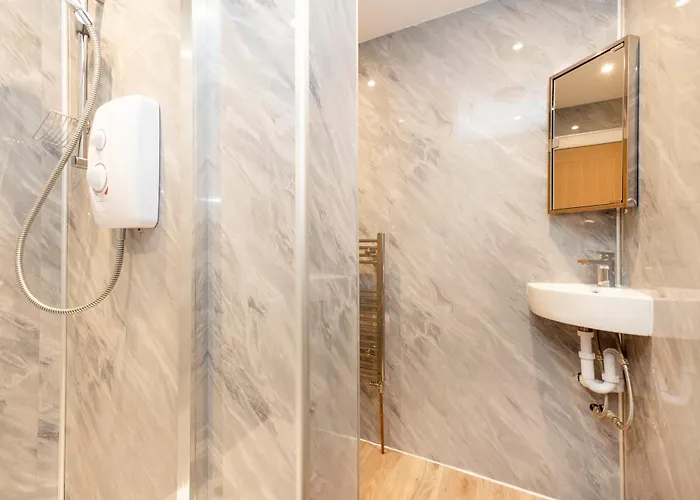 Joivy 3br Flat In Haymarket With Free Parking * Эдинбург