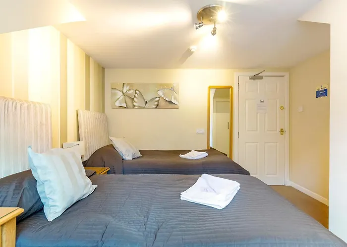 Arden Guest House, Craigmillar Castle Edinburgh